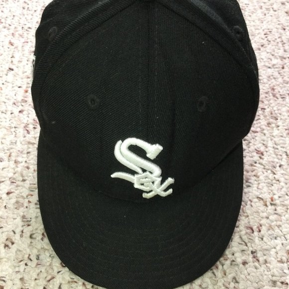 Genuine Merchandise Other - MLB  NEW ERA-GENUINE MERCHANDISE Chicago White Sox Fitted Hat/Cap MED-LARGE